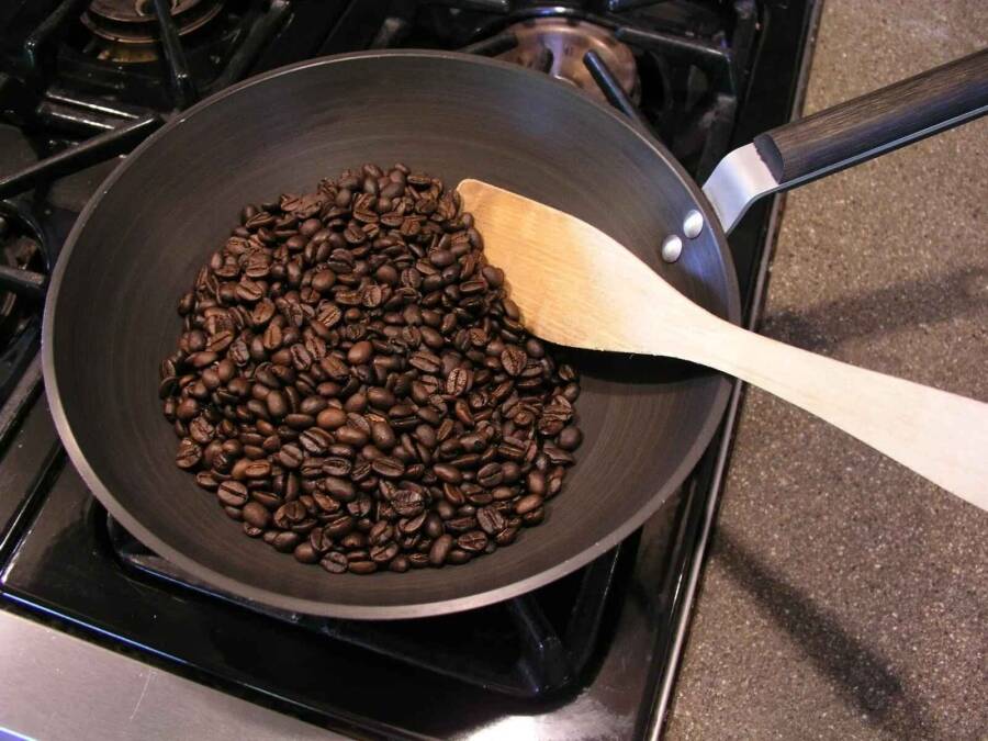 Como pode torrar café em casa