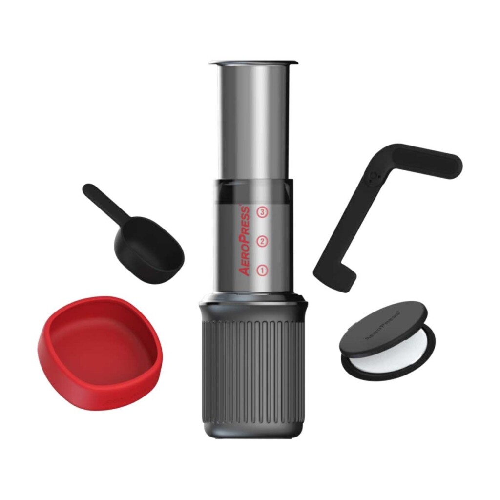 Conteúdo e acessórios da AeroPress GO para levar em viagem