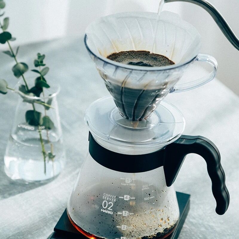 Hario V60 - Moedor de café, jarra de café, filtros de café & colher medidora - Conjunto completo