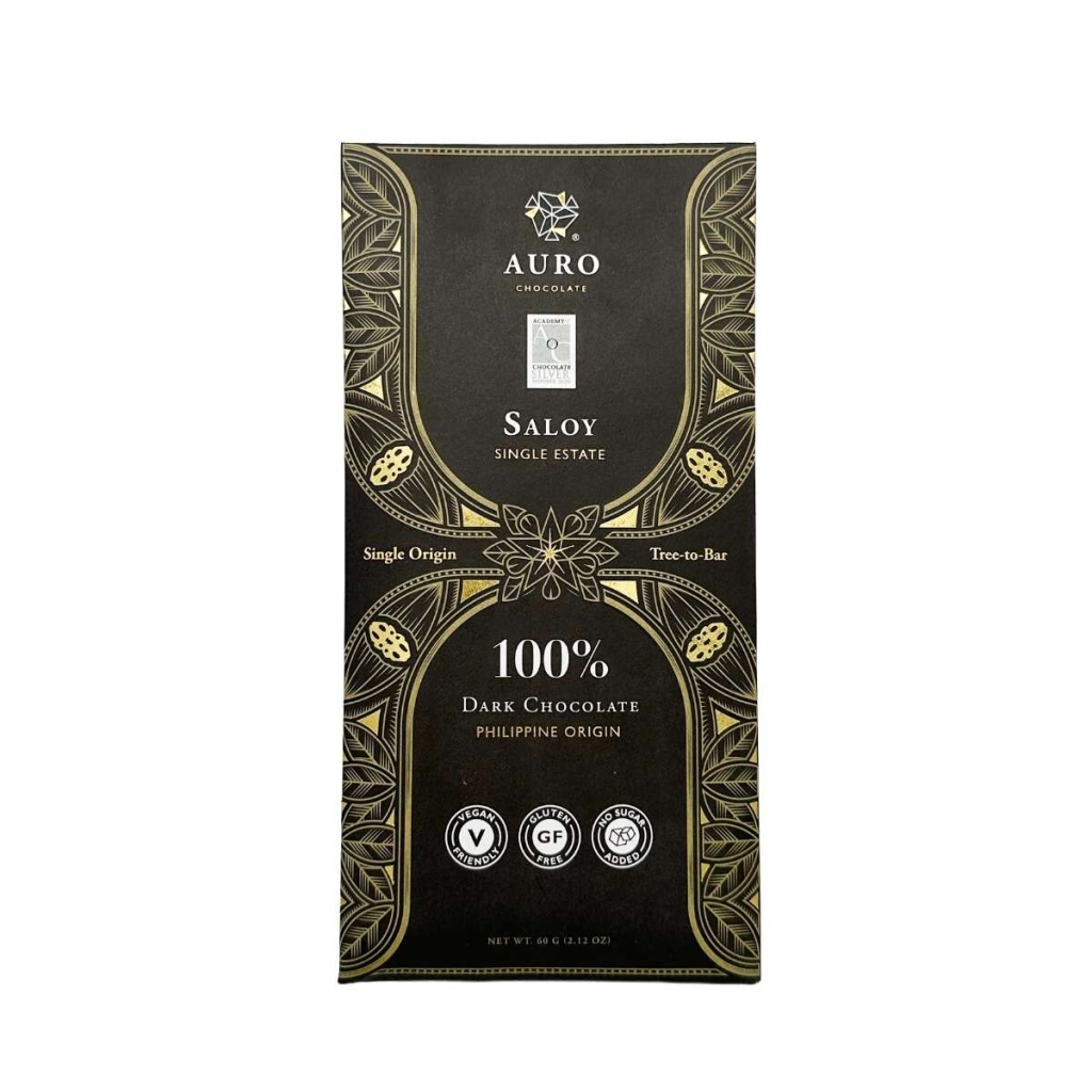 Uma barra de chocolate amargo com sabor saloy da marca Auro